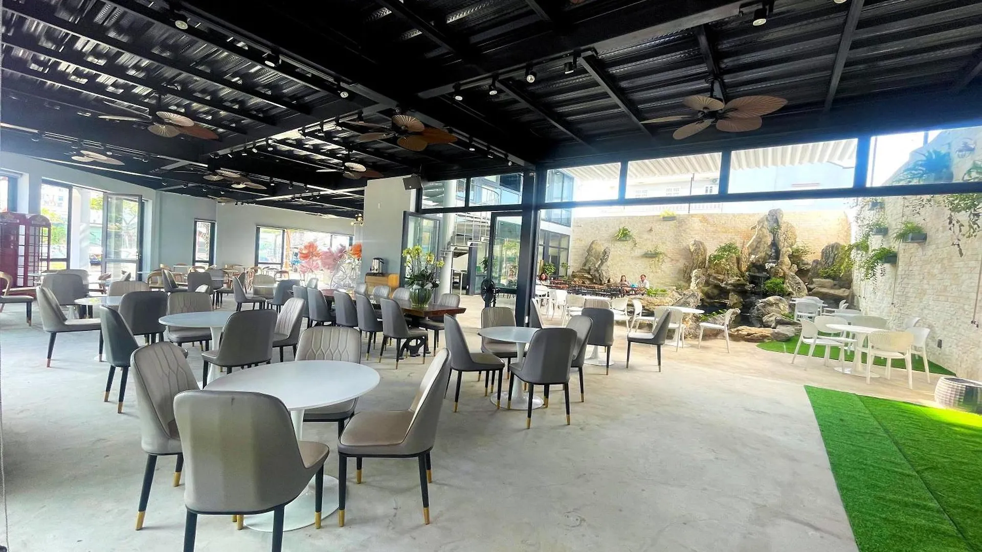 Suri Apartment & Hotel Danang ベトナム