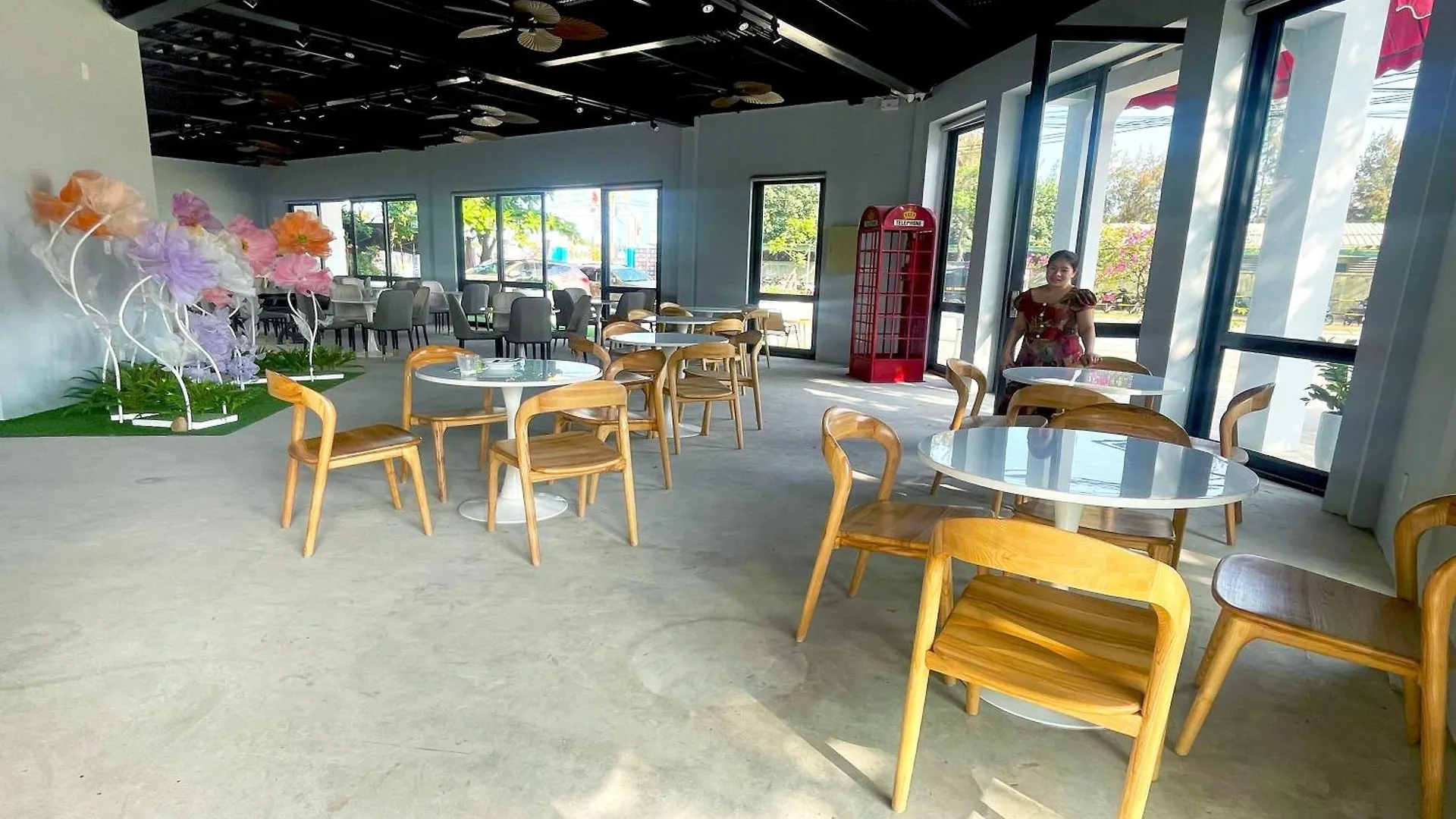 Suri Apartment & Hotel Danang  ダナン市
